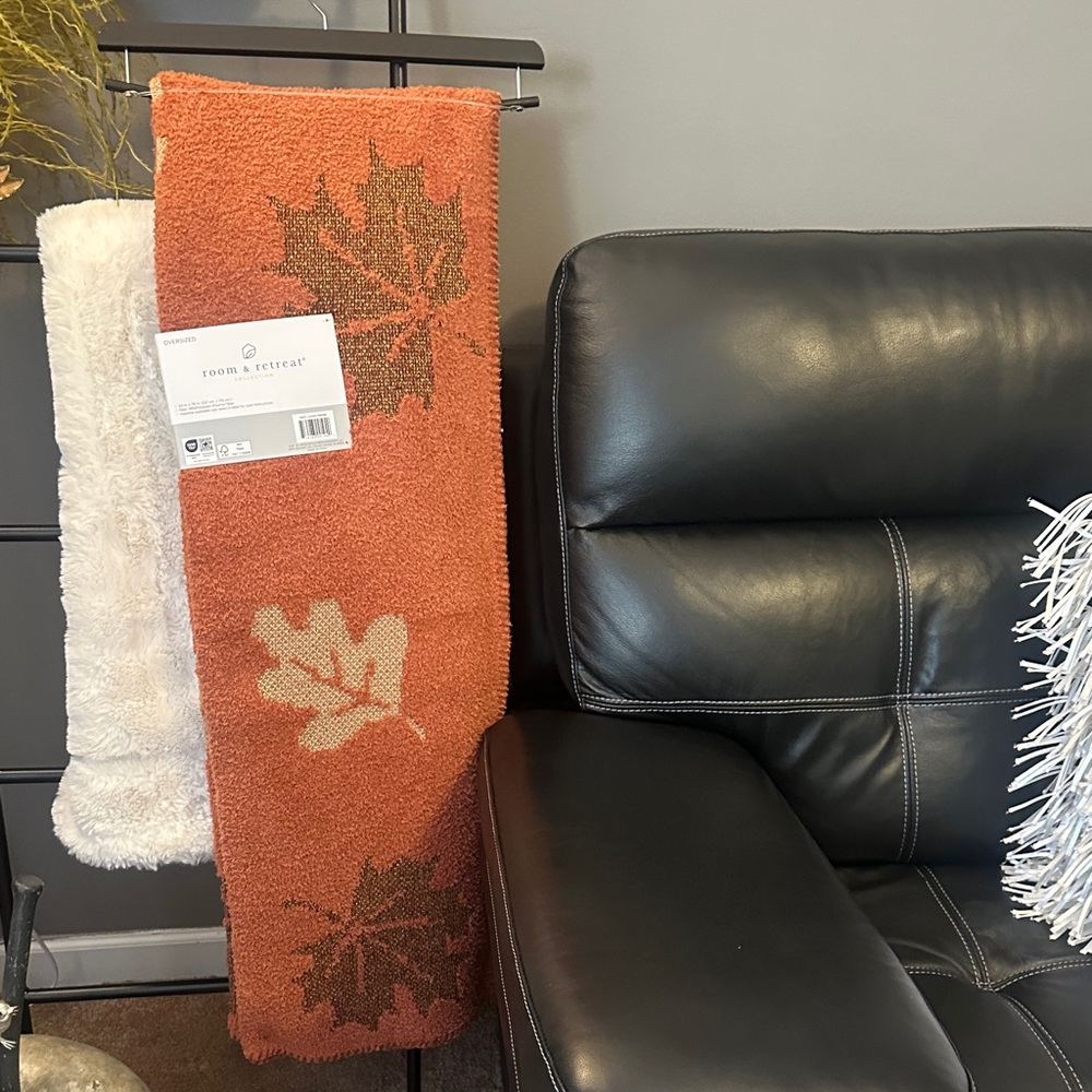 Orange Leaf Patterned Throw Blanket